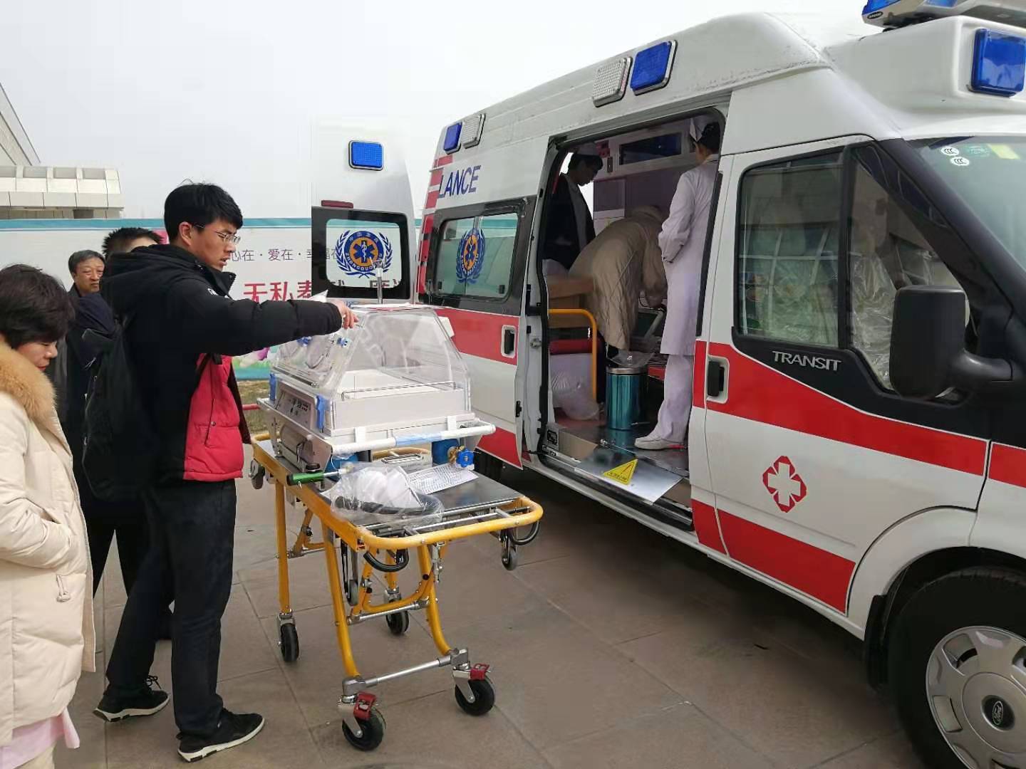 嘉鱼县救护车转院